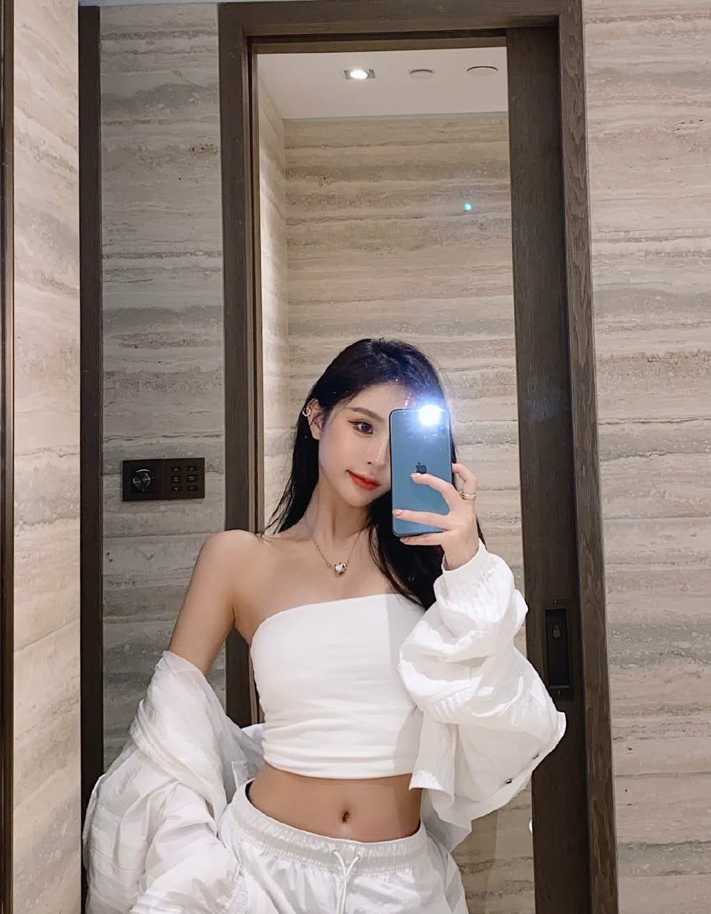 前天去了庐阳区高端休闲会所助浴,来关爱自己享受梦幻生活!